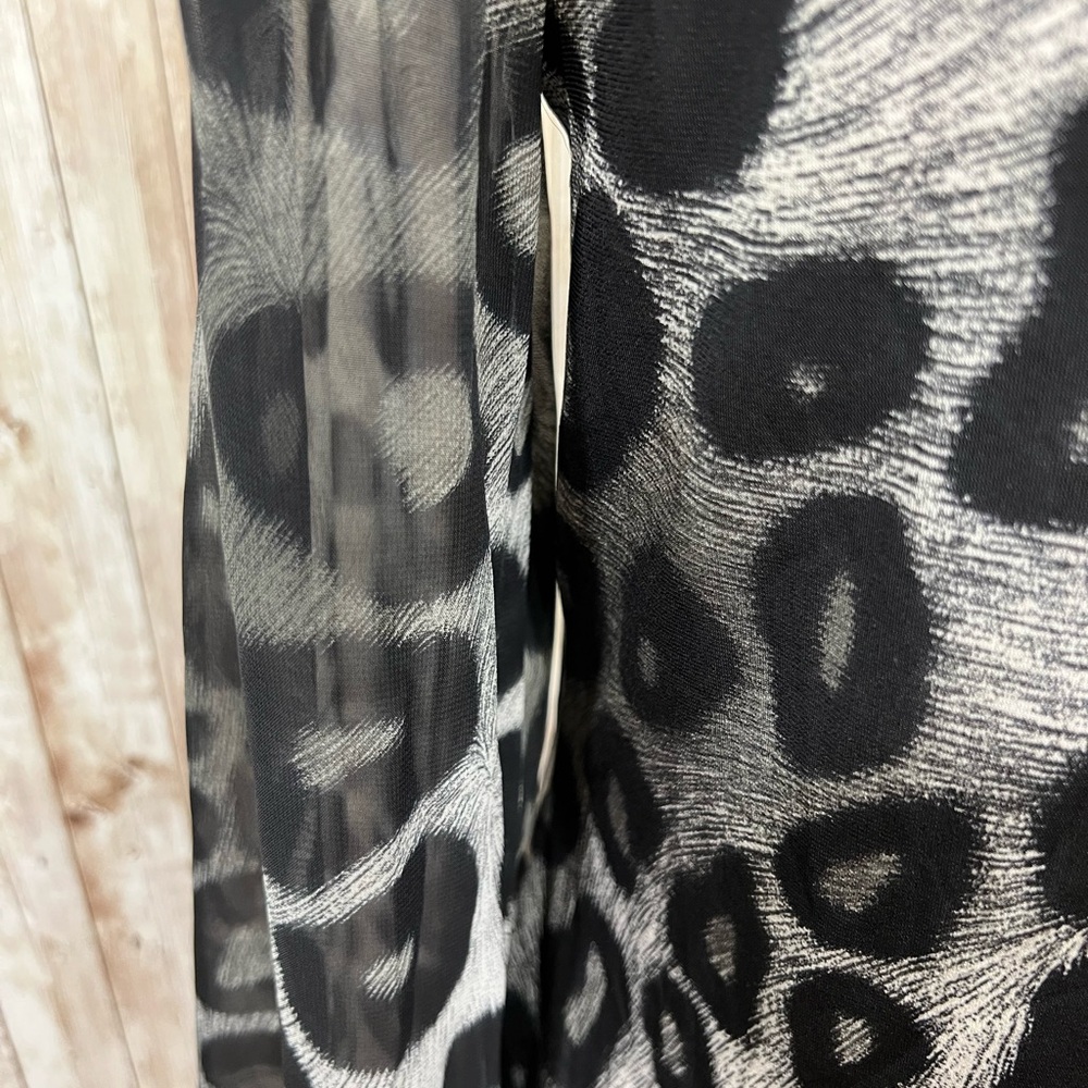 Adele & May‎ Black and Gray Blouse - Picture 5 of 7